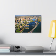 Cargar imagen en el visor de la galería, Arte de pared aéreo frente al mar de Buffalo