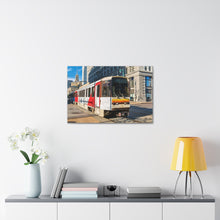 Cargar imagen en el visor de la galería, Arte de la pared de la lona del ferrocarril del metro de Buffalo
