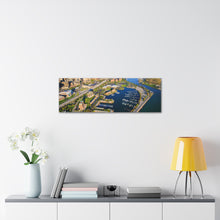 Cargar imagen en el visor de la galería, Arte de pared aéreo frente al mar de Buffalo