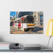 Cargar imagen en el visor de la galería, Arte de la pared de la lona del ferrocarril del metro de Buffalo
