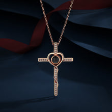 Cargar imagen en el visor de la galería, Collar con colgante de cruz de proyección fotográfica de búfalo