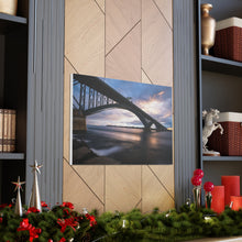 Cargar imagen en el visor de la galería, Arte de pared con diseño de puente de la paz Buffalo NY