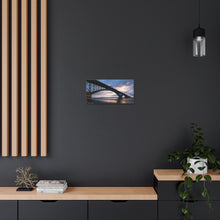 Cargar imagen en el visor de la galería, Arte de pared con diseño de puente de la paz Buffalo NY