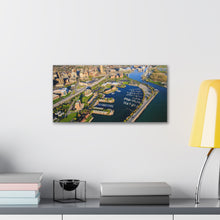 Cargar imagen en el visor de la galería, Arte de pared aéreo frente al mar de Buffalo
