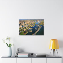 Cargar imagen en el visor de la galería, Arte de pared aéreo frente al mar de Buffalo