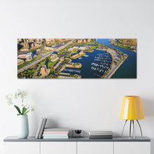 Cargar imagen en el visor de la galería, Arte de pared aéreo frente al mar de Buffalo
