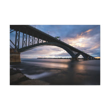 Cargar imagen en el visor de la galería, Arte de pared con diseño de puente de la paz Buffalo NY