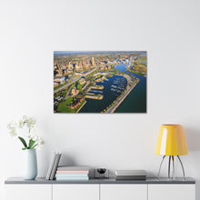 Cargar imagen en el visor de la galería, Arte de pared aéreo frente al mar de Buffalo