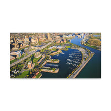 Cargar imagen en el visor de la galería, Arte de pared aéreo frente al mar de Buffalo