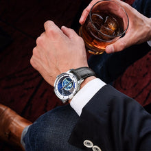 将图片加载到图库查看器,自动月相蓝宝石男士手表