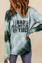 将图片加载到图库查看器,圆领长袖 BAD WITCH VIBES 卫衣