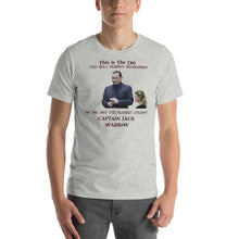 Load image into Gallery viewer, Captain Jack Sparrow - Johnny Depp - Amber Heard T-shirt