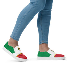将图片加载到图库查看器，女式 Marca Italiana 意大利国旗一脚蹬帆布鞋
